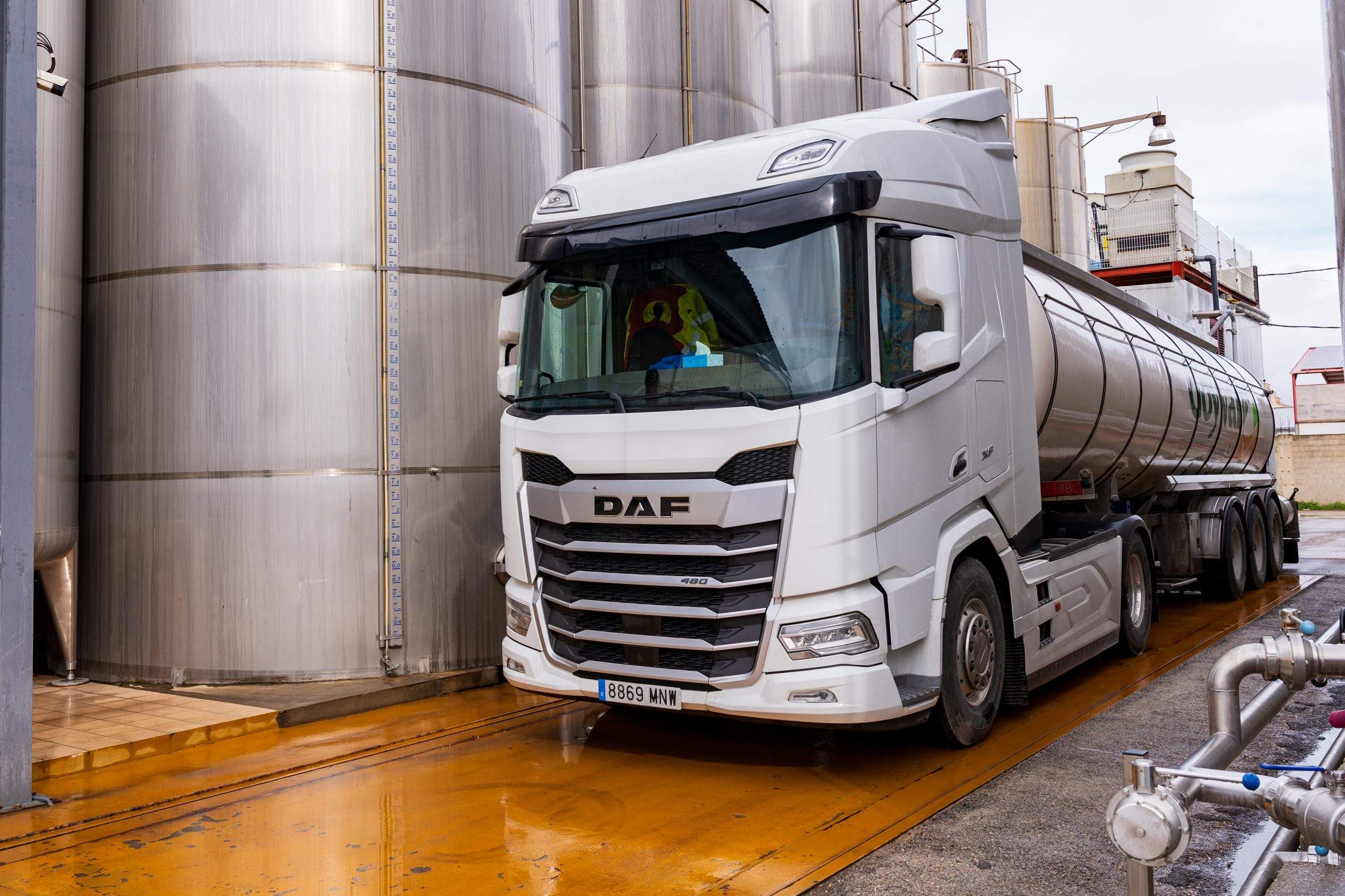 CAMION CISTERNA GOYVAL