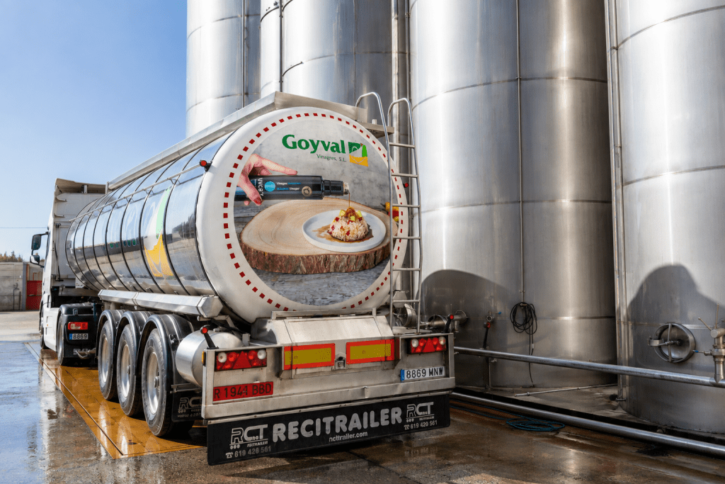 camion cisterna goyval